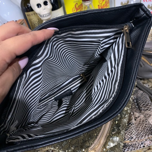 Black gold chain envelope clutch wallet - Picture 4 of 5